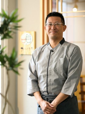 西崎　憲一 氏