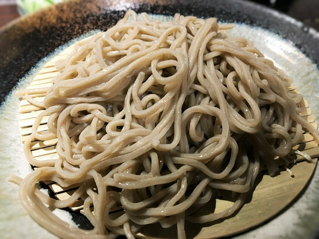 蕎麦切り　くろ 