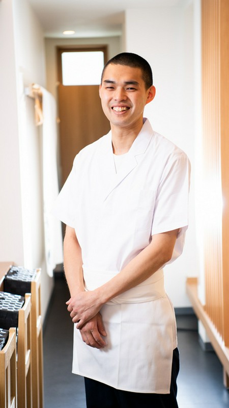 川本　俊介 氏