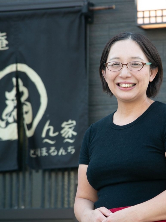 鳥丸　桃枝 氏