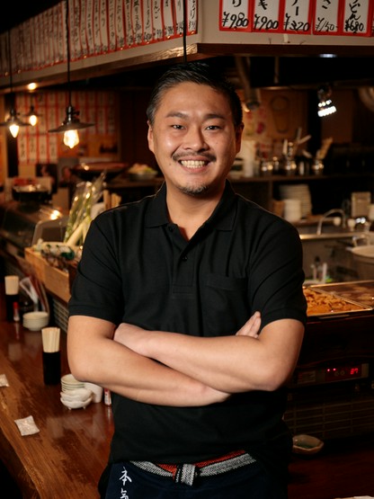 村木屋 横浜駅 居酒屋 の店長 村木 竜太 氏 ヒトサラ 村木屋 横浜駅 居酒屋 の店長 村木 竜太 氏 ヒトサラ