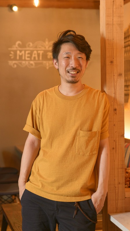 角前　靖人 氏