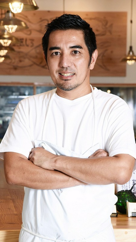玉城　弘康 氏