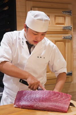 睦野　洋 氏