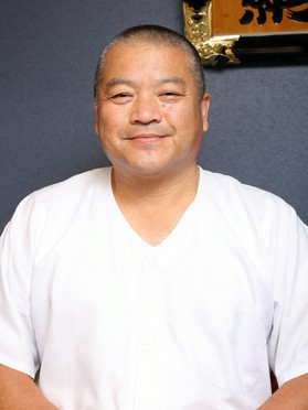 小塚　和浩 氏