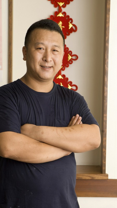 張　立峰 氏