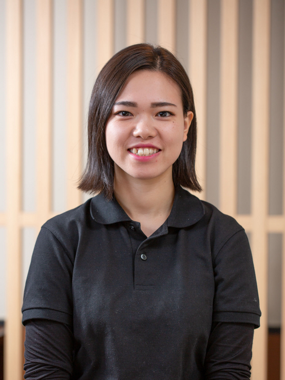 石本　もも子 氏