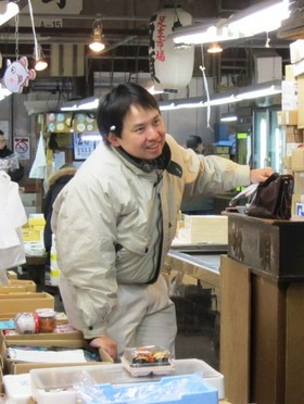  安喰　伸明 氏