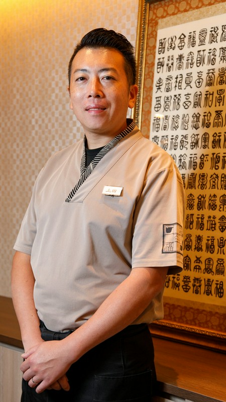 上田　哲 氏