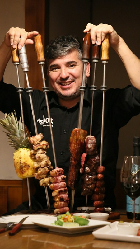 Alvarez Carlos 氏