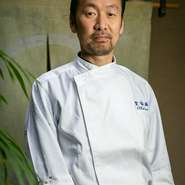 尾花　智史 氏