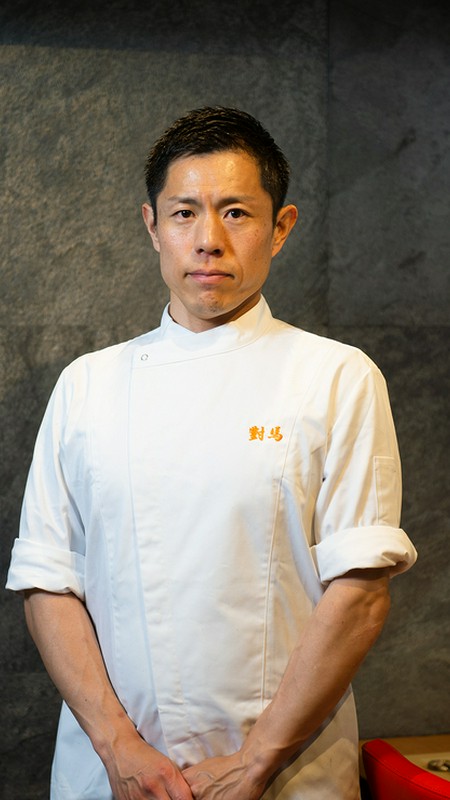 對馬　健一 氏