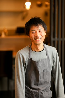 末本　貴彦 氏