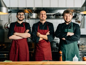 アダンキン・ワシリ 氏