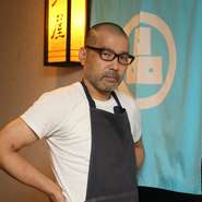 菅沼　恒 氏