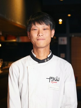 安地　龍太朗 氏