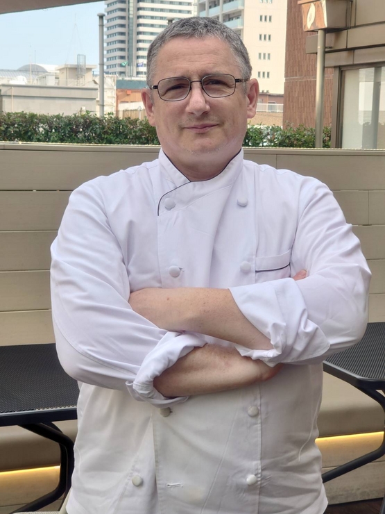 デクルーズ　エルヴェ 氏