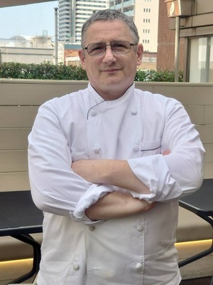 デクルーズ　エルヴェ 氏