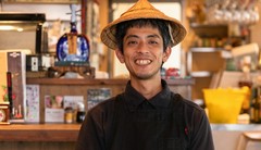 瑞慶山　樹 氏