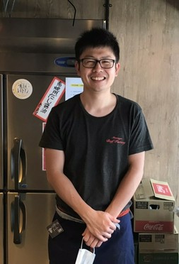 南　ジョンミン 氏