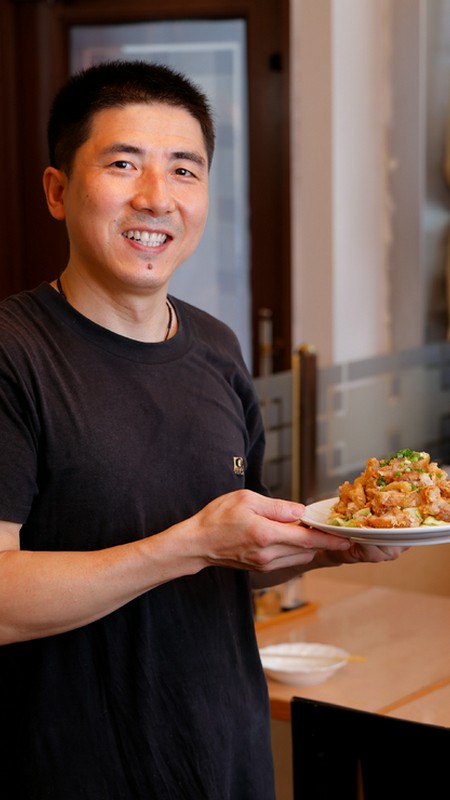 胡　凮龍 氏