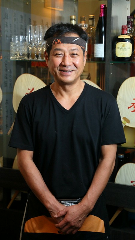 足立　嘉浩 氏
