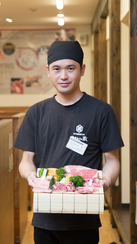 武内　孝 氏