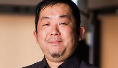 栗林　剛嗣 氏