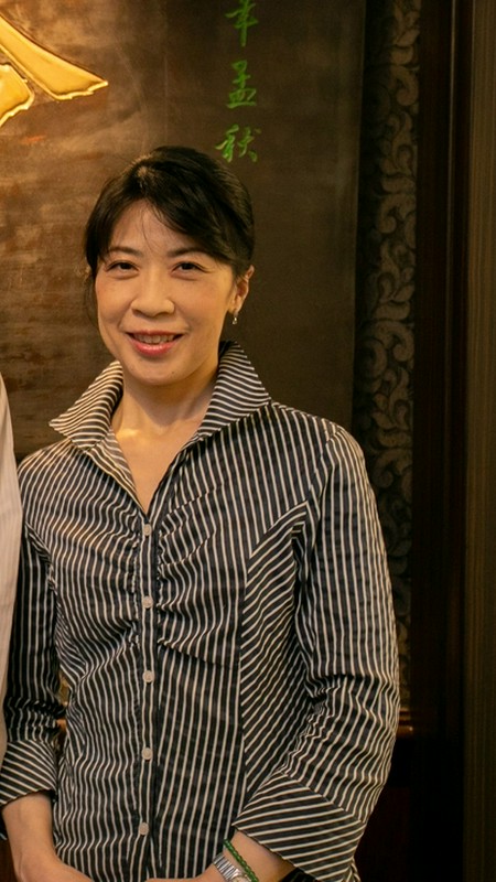 本間 氏