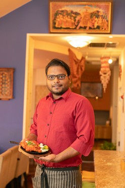 アトル　ディマリ 氏