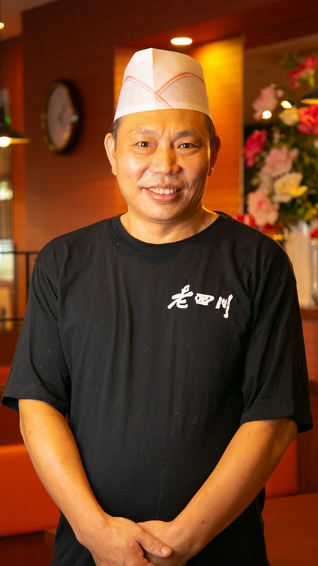 李　基勇 氏