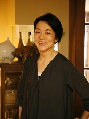 髙橋　奈穂 氏