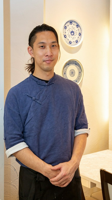白岩　勝也 氏