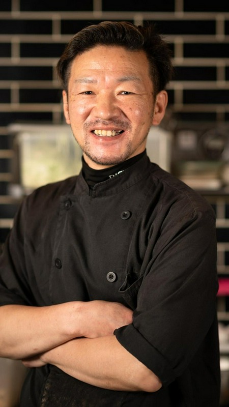 山本　敏晴 氏
