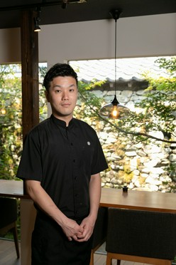 加地　浩也 氏