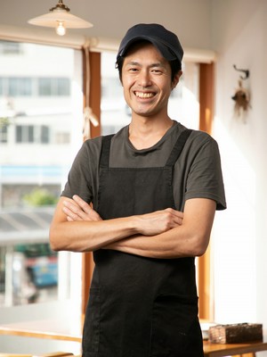 阿川　行助 氏