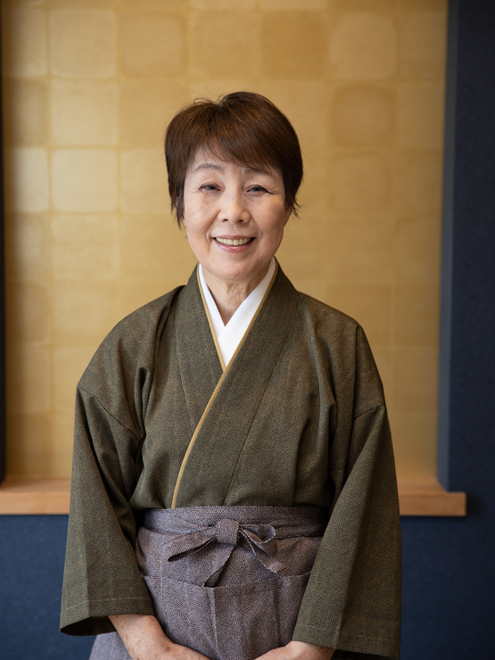服部　俊子 氏