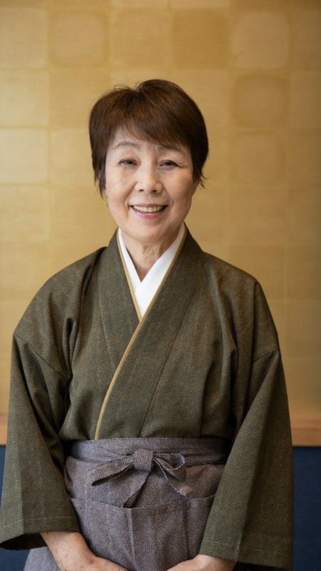 服部　俊子 氏