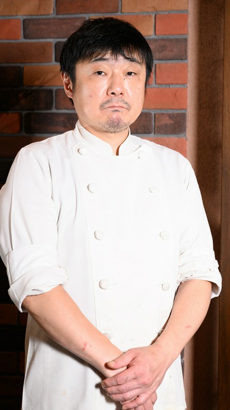 巴　真規 氏