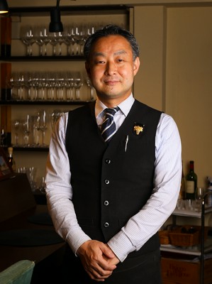 山崎　修 氏