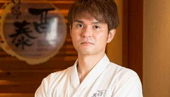 山下　泰弘 氏