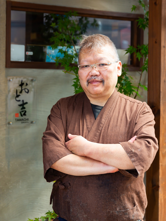 菊池 氏