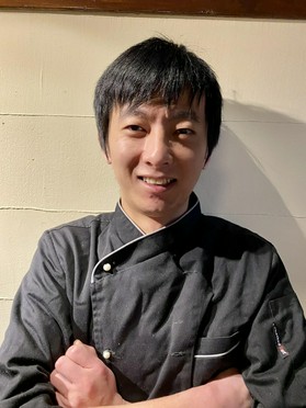 サイ　リン 氏