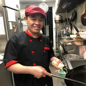 グエン ニュ バック 氏