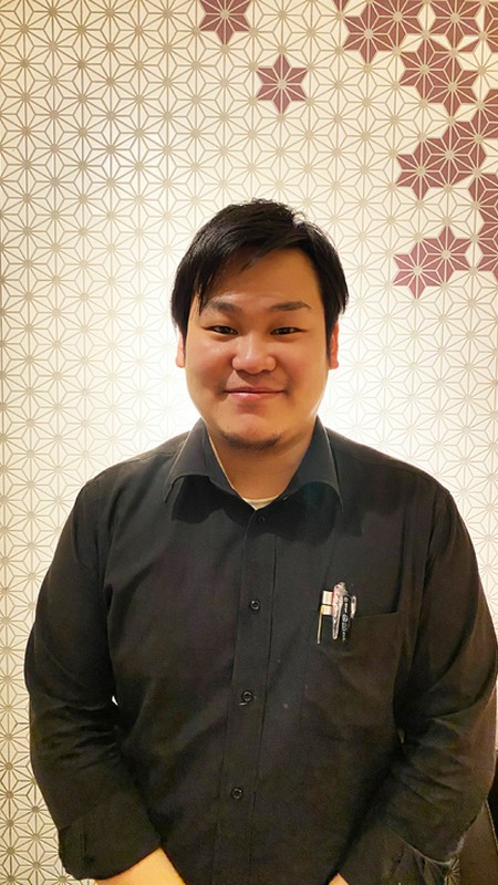 梁　征哉 氏