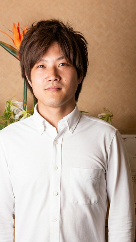 新田　智也　　 氏