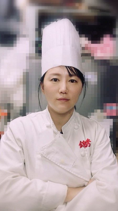 梁姫菲 氏