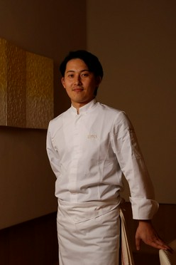 薬師神　陸 氏
