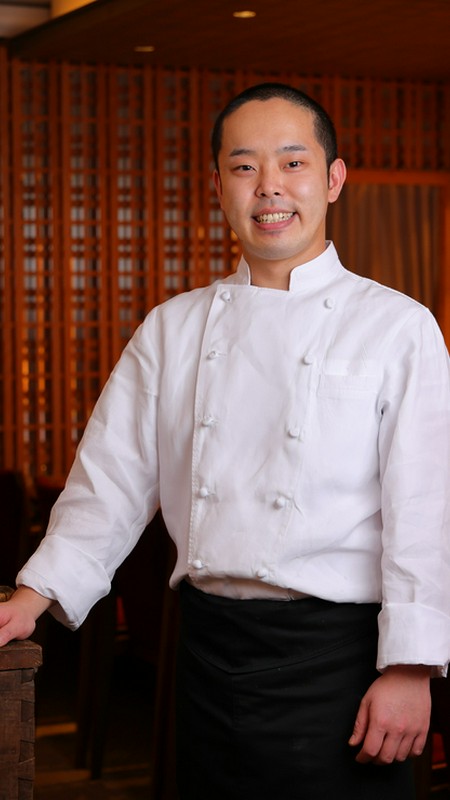 角谷　建人			 氏