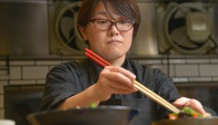 茂呂　明美 氏